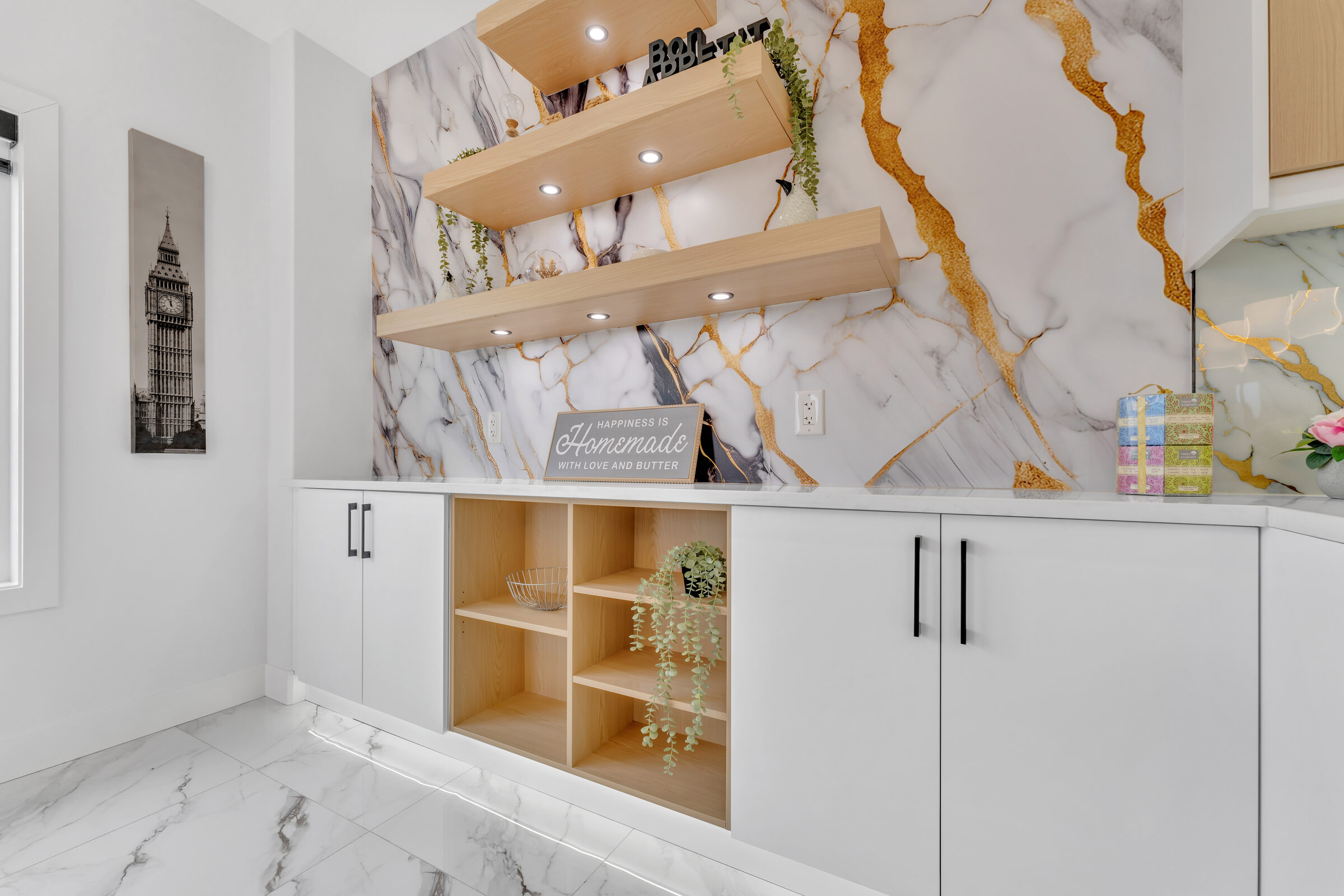 Walk-in pantry