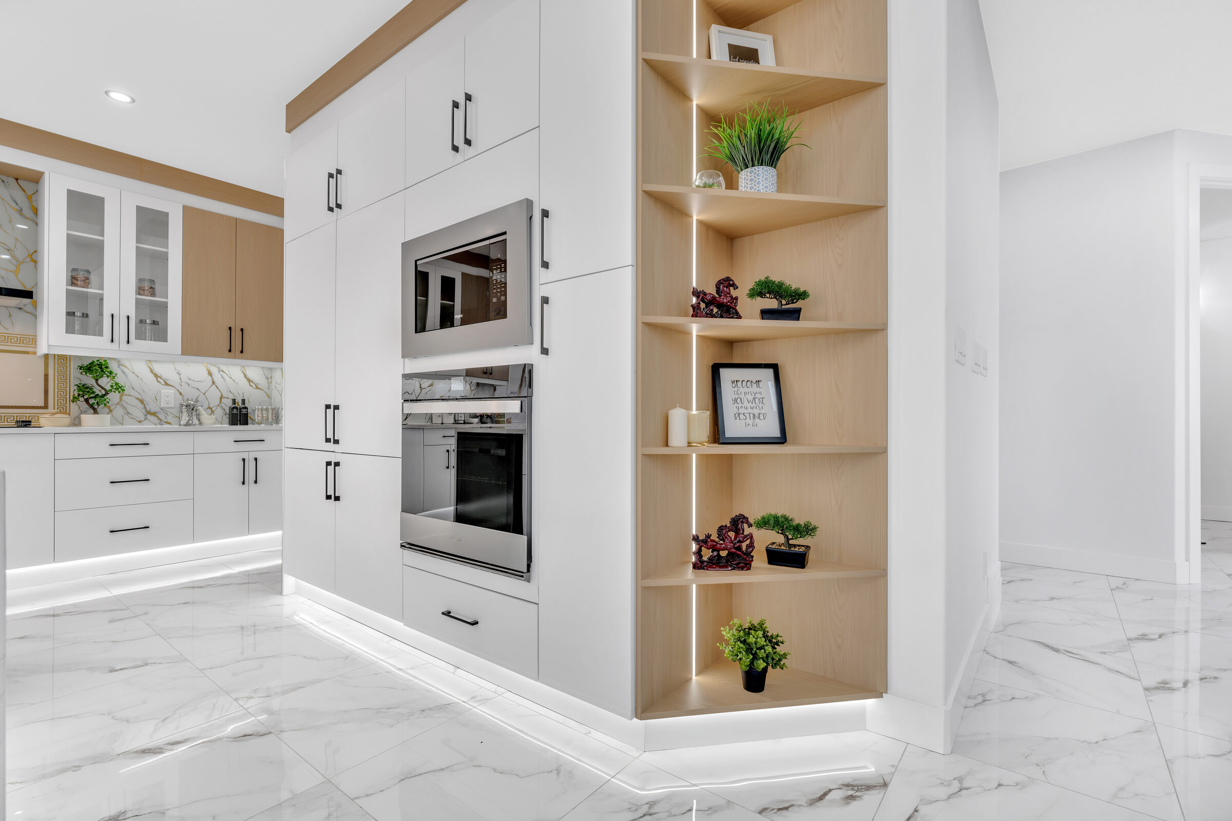 Built-in shelving alcove